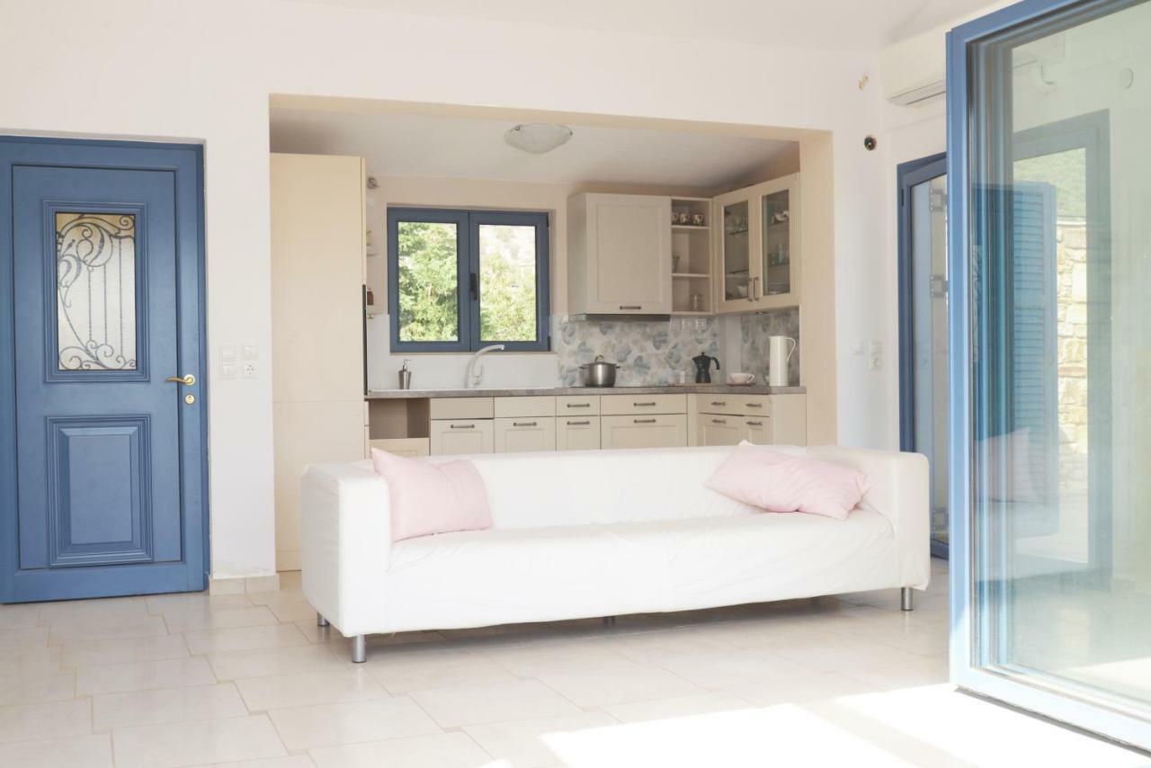 Blueline Guesthouse Agios Dimitrios  Luaran gambar